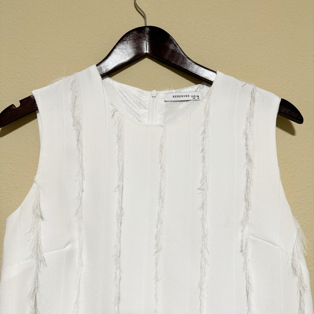 Eyelash Fringe Sleeveless Blouse - Picture 3 of 12